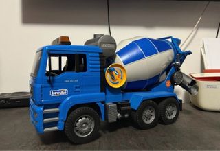 Bruder Camion Betoniera Man