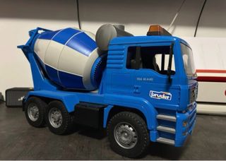 Bruder Camion Betoniera Man