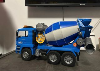 Bruder Camion Betoniera Man