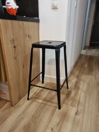 Sgabello da cucina nero in metallo