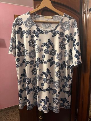 Camiseta/blusa  manga corta con mariposas
