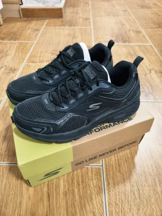 Zapatillas Skechers GOrun Negras
