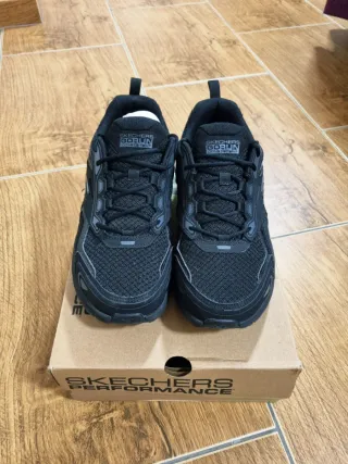 Zapatillas Skechers GOrun Negras