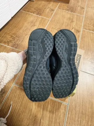 Zapatillas Skechers GOrun Negras