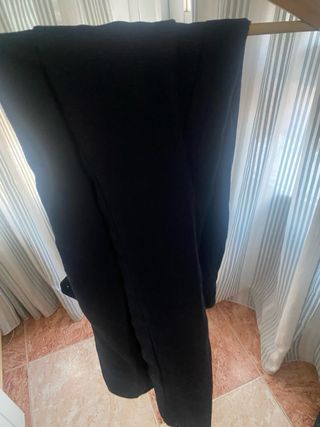 Conjunto de traje azul y blanco