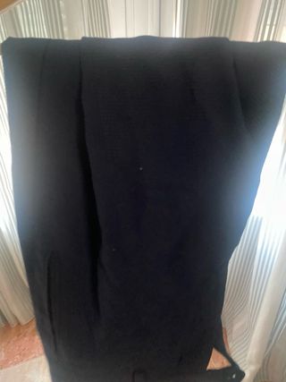 Conjunto de traje azul y blanco