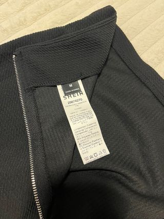 Falda lápiz negra con cremallera