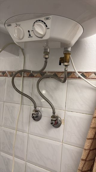 Fontanero/ Manitas Telf. 677423972