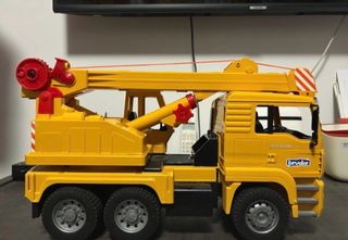 Bruder Camion Man TGA Gru Giallo