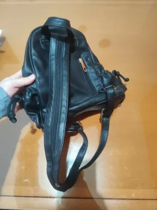 Mochila pequeña cuero negra