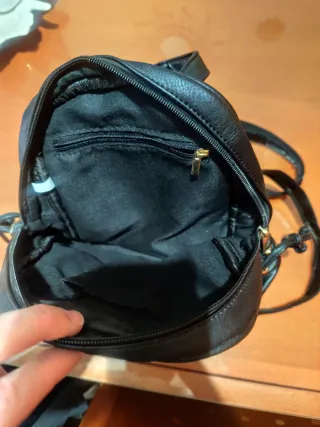 Mochila pequeña cuero negra