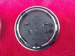 AUDI TAPAS LLANTA BUJE LOGO AUDI EN NEGR