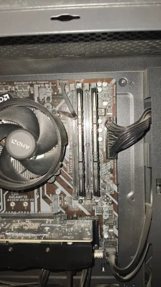 PC Gaming RGB - Ryzen 5 + GTX 1050 Ti (Impecable)