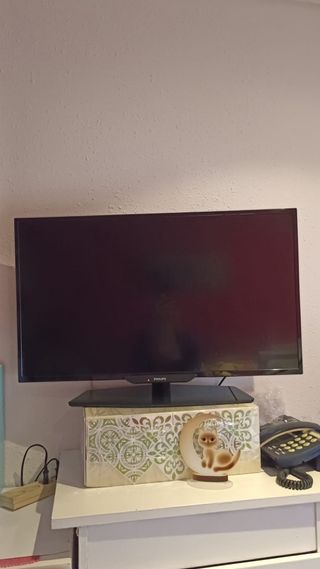 Televisor Philips 32 pulgadas con soporte