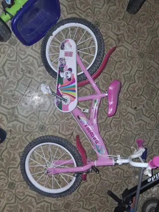 Bicicletta per bambini rosa in perfette condizioni