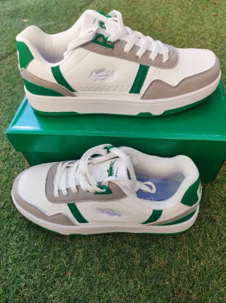 Zapatillas Blancas y Verdes