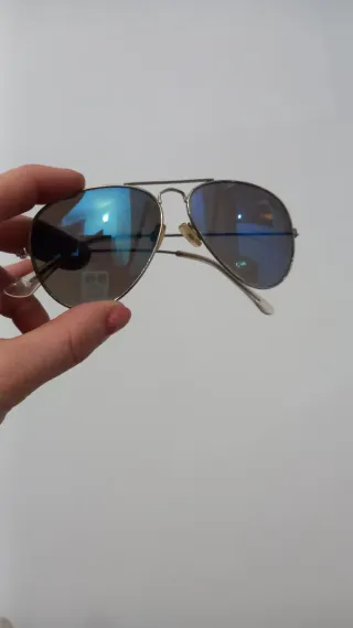 Gafas de sol aviador plateadas y azules