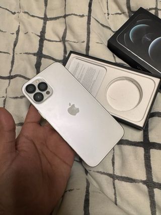 iPhone 12 Pro Max - Salud de Batería 75%