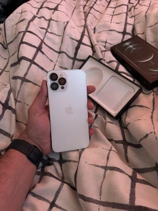 iPhone 12 Pro Max - Salud de Batería 75%