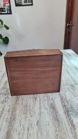Caja de madera limpia zapatos vintage