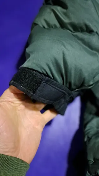 Chaqueta Mountain Hardwear Plumas Verde/Negra