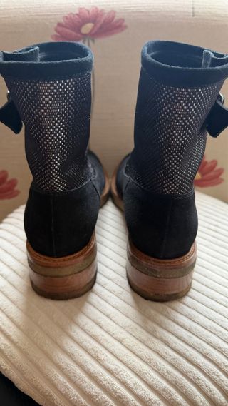 Botines de ante Castañer negros y plateados T.40