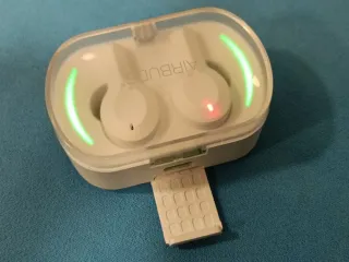 Auriculares Airbuds Blancos