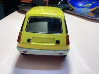 Coche Renault 5 1/24 IXO