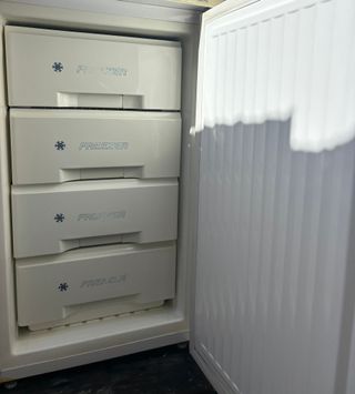 Congelador bajo encimera Eurotech