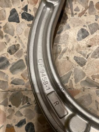 Barra suspensión Mercedes CF9458-1 R Derecha