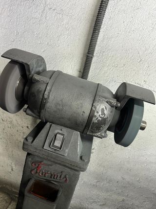 Esmeril de Pie Industrial - Marca Formis