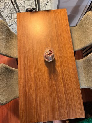 Mesa de comedor con 4 sillas