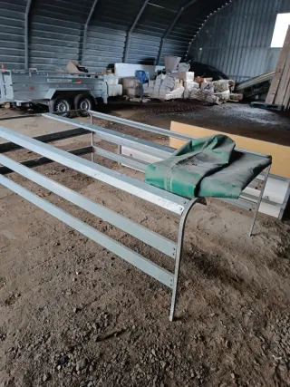 Remontas de remolque con lona