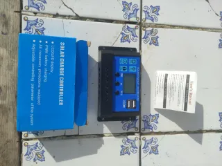 Placas Solares 240V 12V y Regulador MPPT 30 A