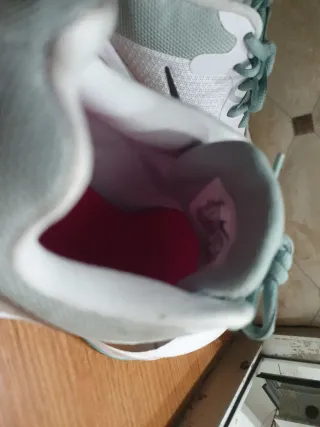 Tenis Nike Blancos y Menta