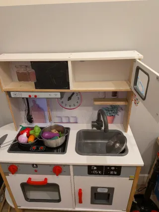 Cocinita de madera para jugar