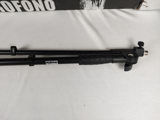 2 Tripés Microfone Karma KM-AM7K Novos