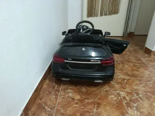 Coche eléctrico infantil Mercedes