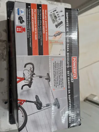 Supporto per appendere biciclette