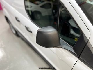 PERFECTA! FORD TRANSIT CONNECT DOS AÑOS GARANTIA