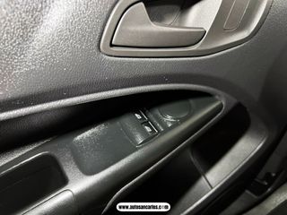 PERFECTA! FORD TRANSIT CONNECT DOS AÑOS GARANTIA