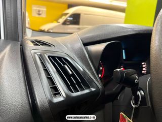 PERFECTA! FORD TRANSIT CONNECT DOS AÑOS GARANTIA