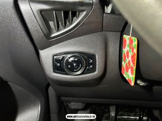 PERFECTA! FORD TRANSIT CONNECT DOS AÑOS GARANTIA