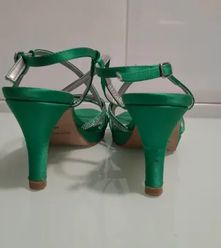 VENDO SANDALIAS DE TACON VERDES 38