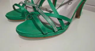 VENDO SANDALIAS DE TACON VERDES 38