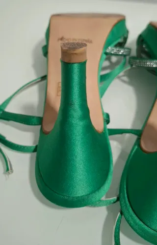 VENDO SANDALIAS DE TACON VERDES 38