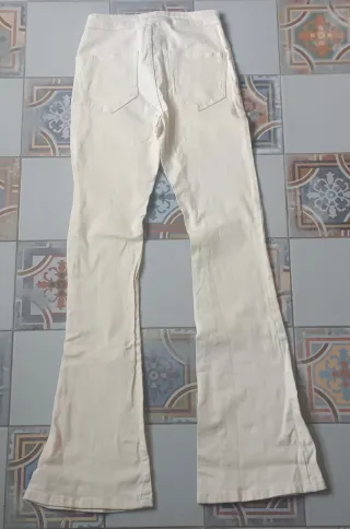 Pantalón vaquero flare