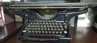 Máquina de escribir antigua