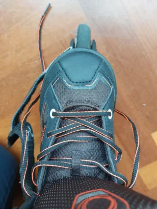 Patines (talle 35 - 38) en línea negros y naranjas