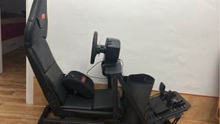 Volante trhusmaster t598 y asiento simracing